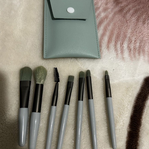 Mini Makeup Brush Set 7 Pieces with Green Handles and Case