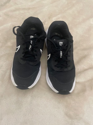 nike παπουτσια 37.5