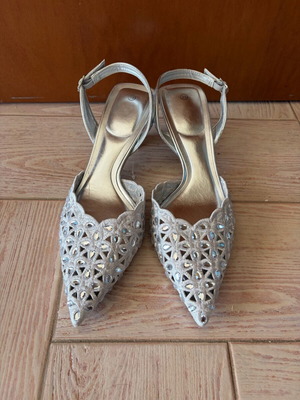 Silver pumps like new, size 39