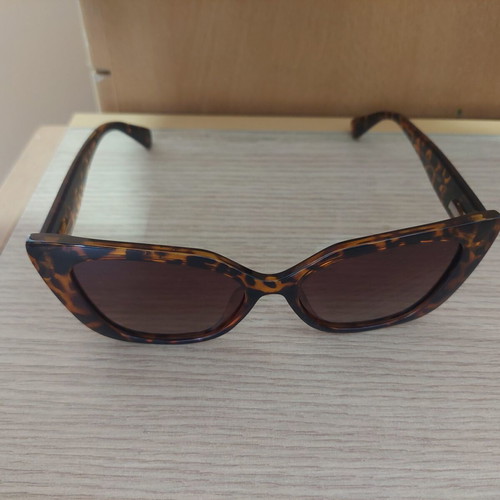 Tortoise Sunglasses Rpn brand new, black and brown