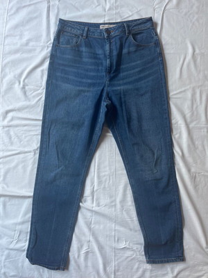 Asos denim jeans like new, straight fit, mid to high waist, size W34 L34, blue