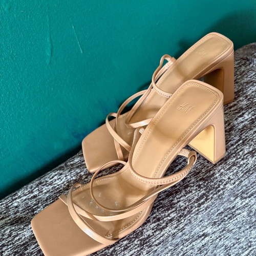 H&M sandals used, beige with thin straps, size 38