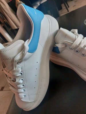 Alexander McQueen Sneakers white, like new, size 44