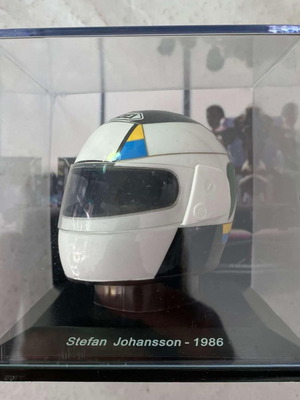Αυθεντικό κράνος Ferrari Formula 1 Stefan Johansson 1986 κλίμακα 1:5 καινούργιο