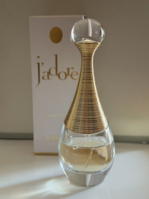 Dior J'adore 30 ml Eau de Parfum like new