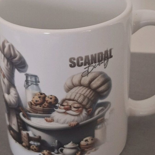 Scandal Beauty Christmas mugs new, ceramic set