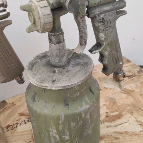 Airbrush set like new, with one unused gun