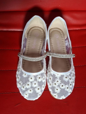 Children's ballerinas size 32 like new, transparent floral with glitter detail
