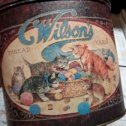 Vintage metal tin Wilson's The Nostalgia Collection like new