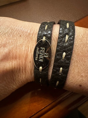 Fendi Selleria vintage double wrap leather bracelet brown like new