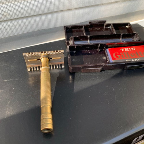 Gillette Gold Open Comb Vintage Safety Razor like new