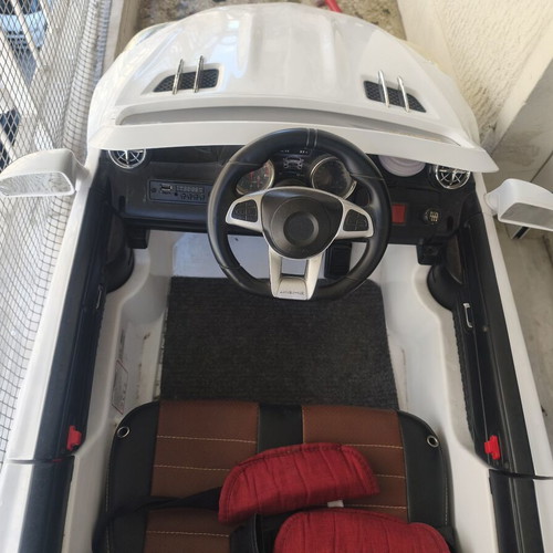 Children's electric car 12V used with two batteries and remote control