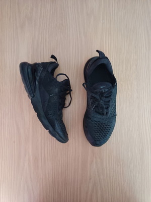 Nike Air Max 270 αθλητικά σαν καινούργια, μέγεθος 42, μαύρα