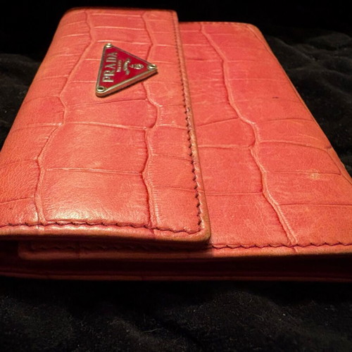 Prada pink leather wallet like new
