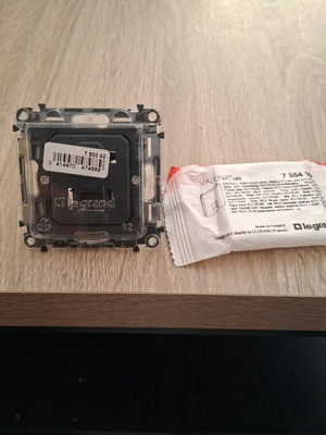 Legrand Valena network socket brand new