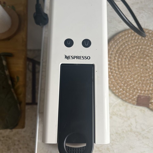 Nespresso coffee maker compatible with all capsules