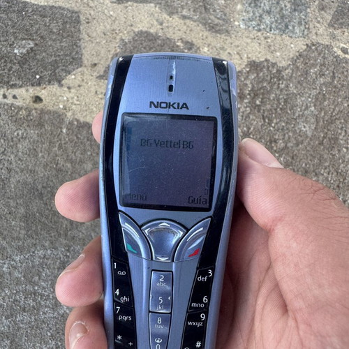 Nokia 7250i phones like new, set of 3 with original charger