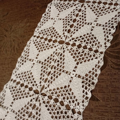 Handmade table runner like new
