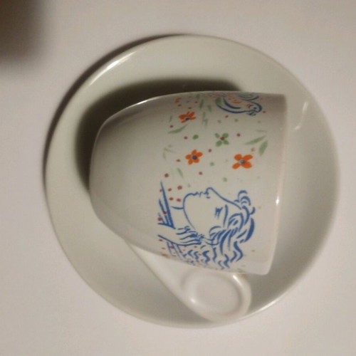 Loumides set of 8 cups with 8 saucers like new