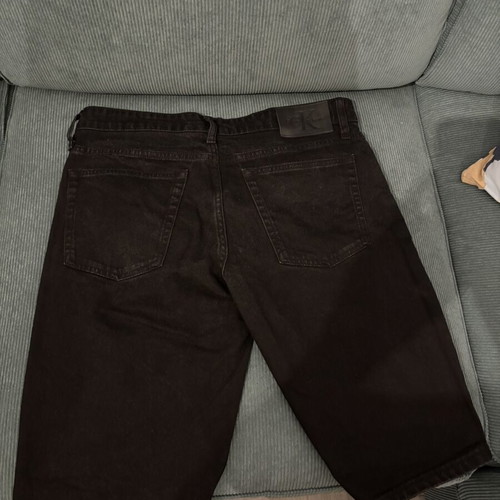 Calvin Klein Bermuda shorts like new, size W32, black