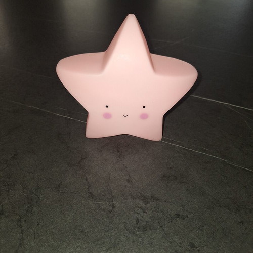 Star-shaped night light like new, battery operated