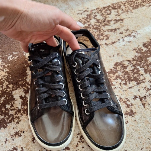 Adidas women's sneakers size 40 like new, black