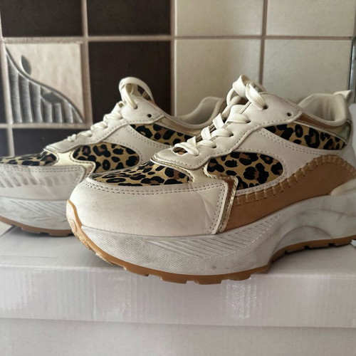 Ligglo athletic shoes used, white with leopard details, size 39