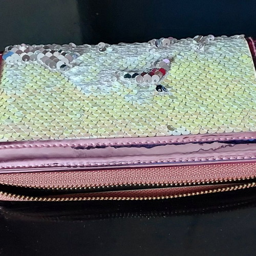 Women's wallet new in pink metallic with sequins