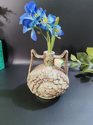 Vase of fine German ceramics new with rare design