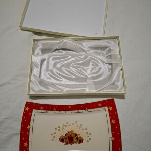 Decorative porcelain gift plate festive like new with box