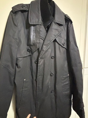 Explorer men's coat Large black and gray like new