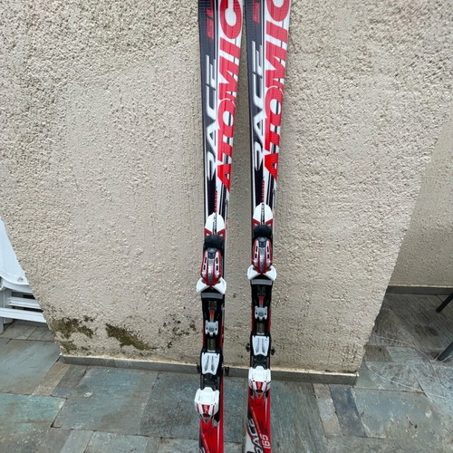 Atomic skis used 2010, ideal for slalom