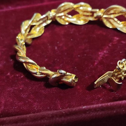 Gold-plated bracelet used with cross gift set