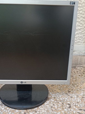 LG Flatron L1753S 17-Inch LCD Monitor Like New