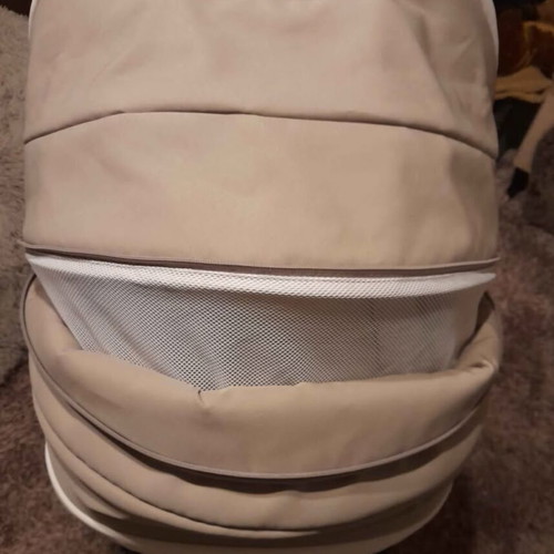Inglesina bassinet like new with base and Greco Strom mattresses