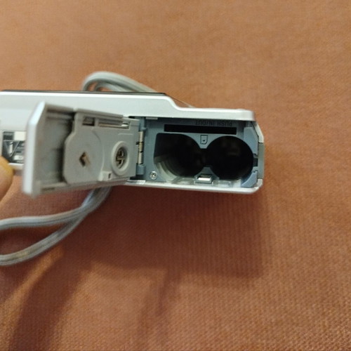 Sony Cyber-shot DSC-S730 camera used with memory card and USB cable