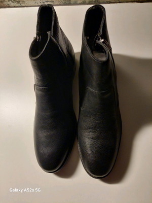 Black ankle boots with zipper size 40 new