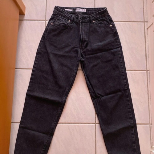 Τζιν Bershka μαύρο mom high waist αφόρετο