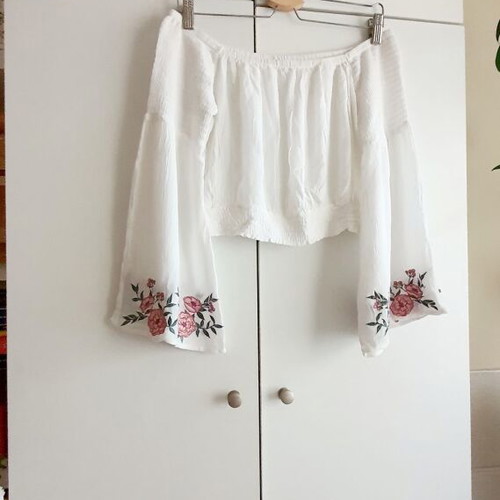 Blouse with embroidery new, short, size S, white