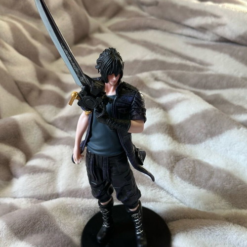 Final Fantasy Noctis figure new, 20 centimeters