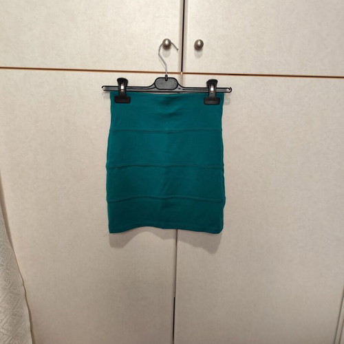 Short skirt used from viscose Pull & Bear blue and green size S