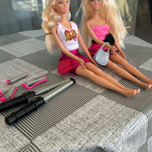 Barbie two very beautiful dolls like new