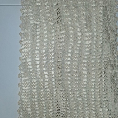Crocheted table runner handmade, like new, 80×40 cm