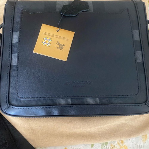 Burberry Men Bag new, black