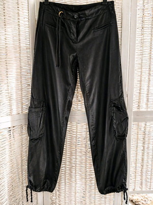 Benissimo Y2K cargo pants with satin texture, like new, size M