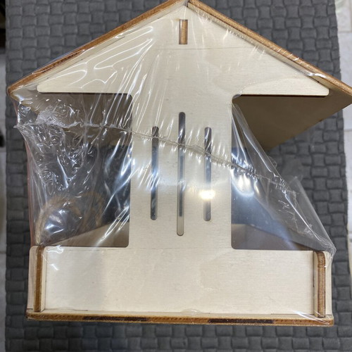 Wooden bird feeder new, bird house design