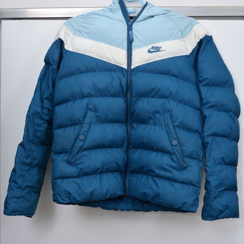 Nike puffer jacket used for boy 12-13 years old