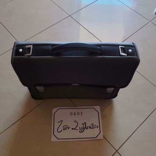 Samsonite Briefcase like new, black and gray, 12 compartments