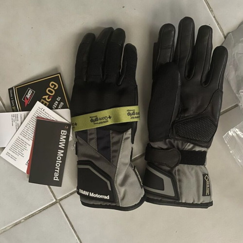 BMW GS Goretex women's motorcycle gloves new, size medium 6.5