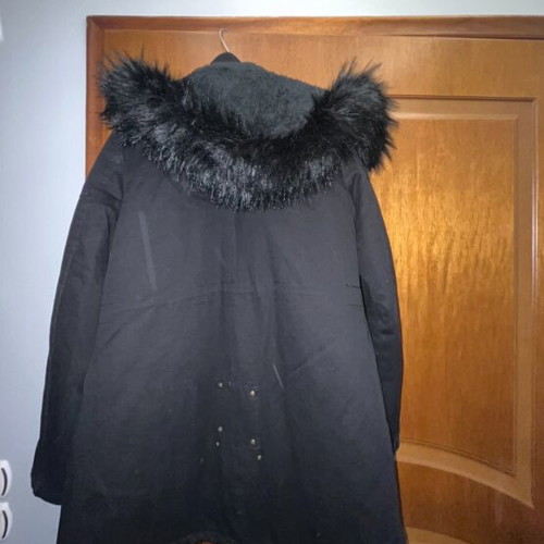Black parka coat like new, size L